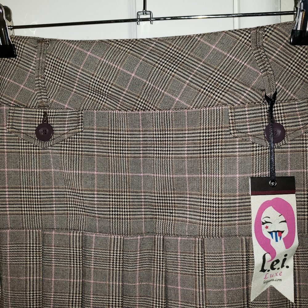 l.e.i. Luxe Drop Waist Pleated Mini Skirt - Picture 4 of 8